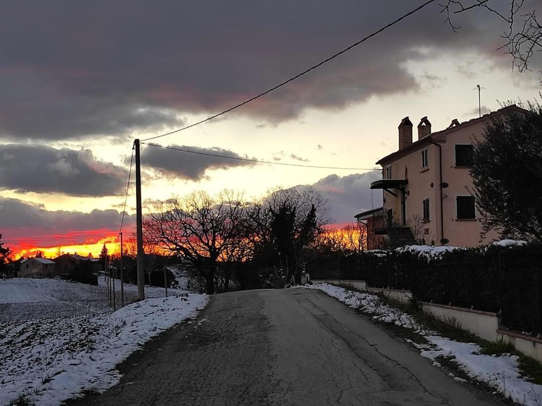 Casa Vacanze Angelica Ostra Vetere Luaran gambar