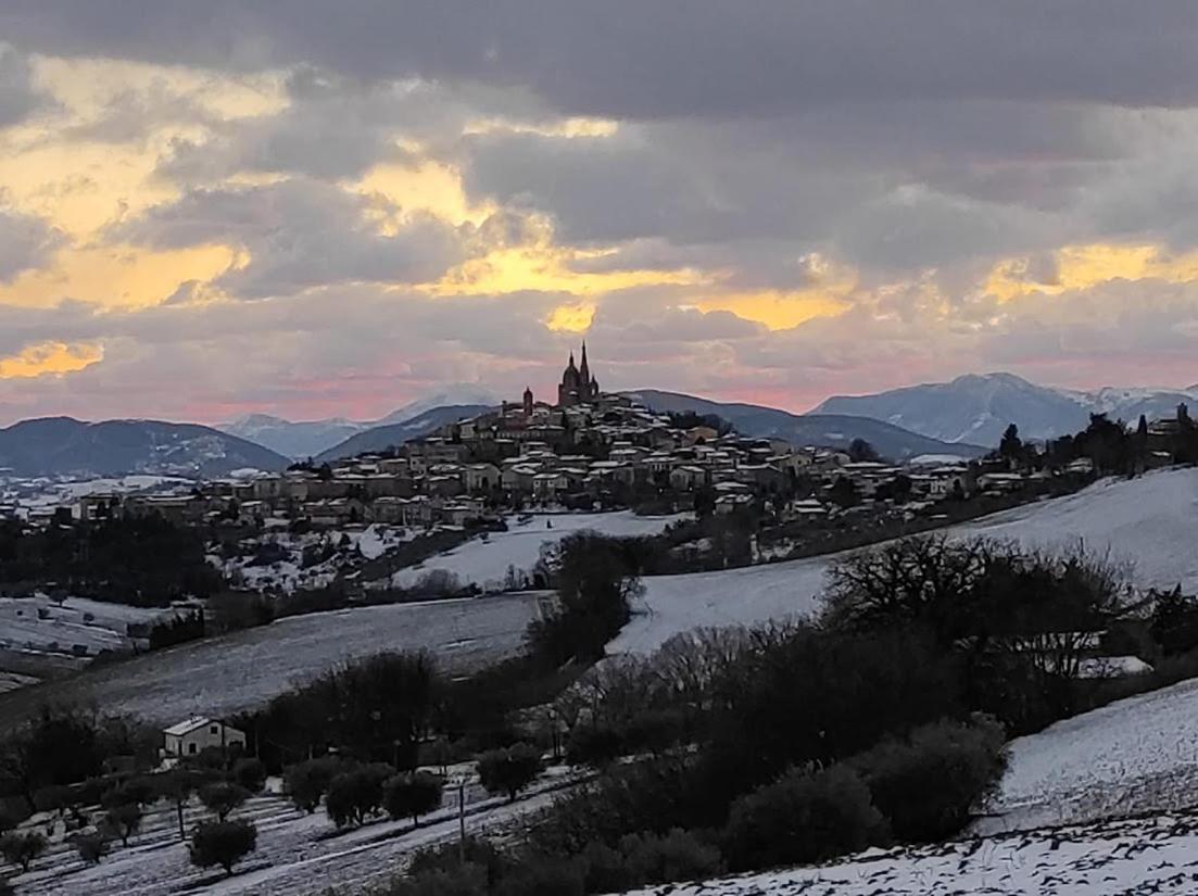 Casa Vacanze Angelica Ostra Vetere Luaran gambar