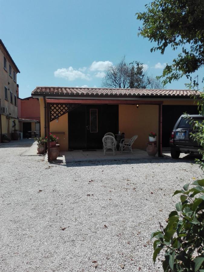 Casa Vacanze Angelica Ostra Vetere Luaran gambar