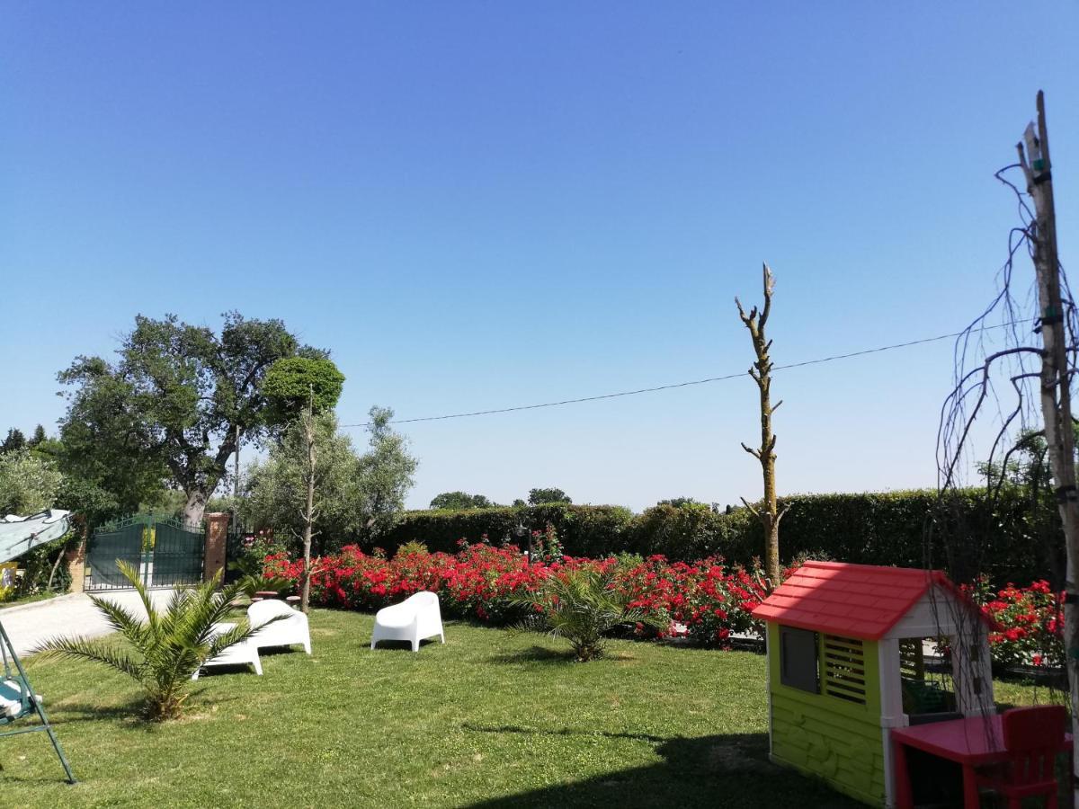 Casa Vacanze Angelica Ostra Vetere Luaran gambar